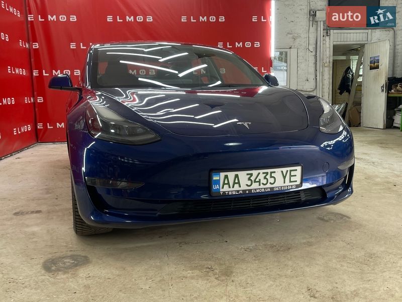 Седан Tesla Model 3 2022 в Києві