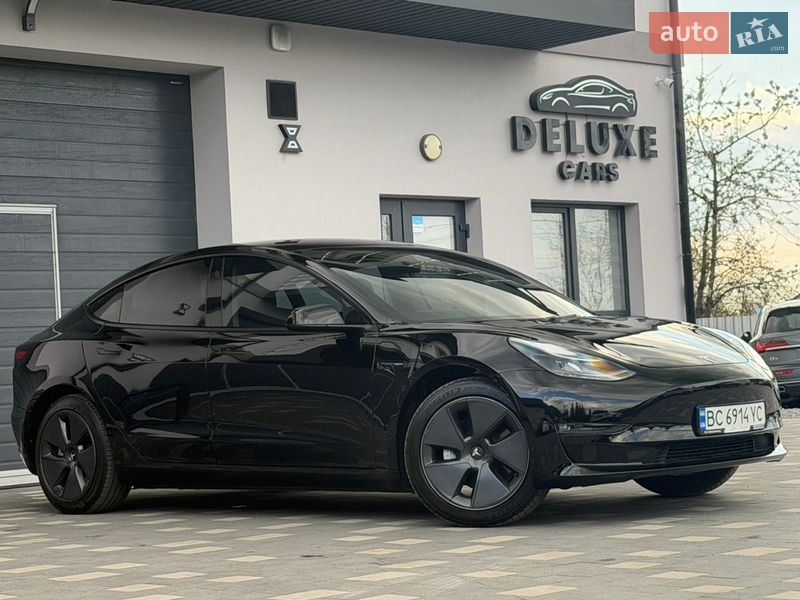 Седан Tesla Model 3 2023 в Дрогобыче