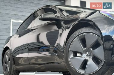 Седан Tesla Model 3 2023 в Дрогобыче