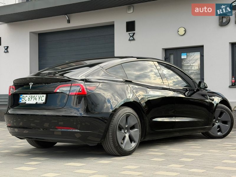 Седан Tesla Model 3 2023 в Дрогобыче