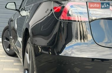 Седан Tesla Model 3 2023 в Дрогобыче