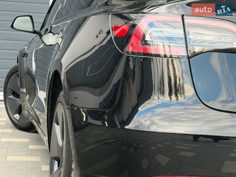 Седан Tesla Model 3 2023 в Дрогобыче