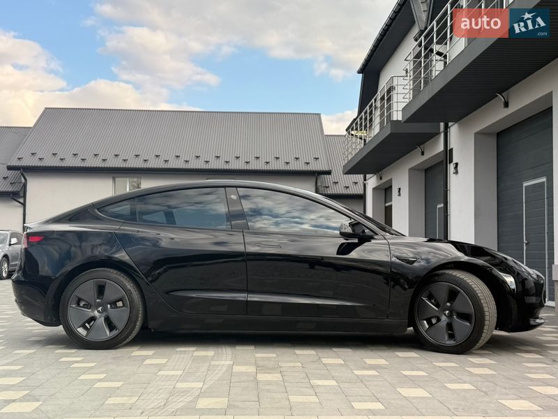 Седан Tesla Model 3 2023 в Дрогобыче