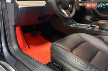 Седан Tesla Model 3 2023 в Николаеве
