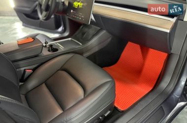 Седан Tesla Model 3 2023 в Николаеве