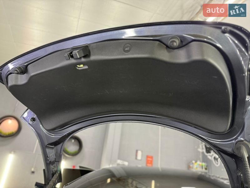 Седан Tesla Model 3 2023 в Николаеве
