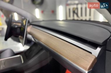 Седан Tesla Model 3 2023 в Николаеве