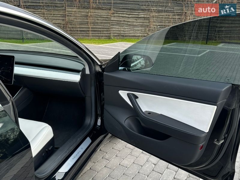 Седан Tesla Model 3 2019 в Києві