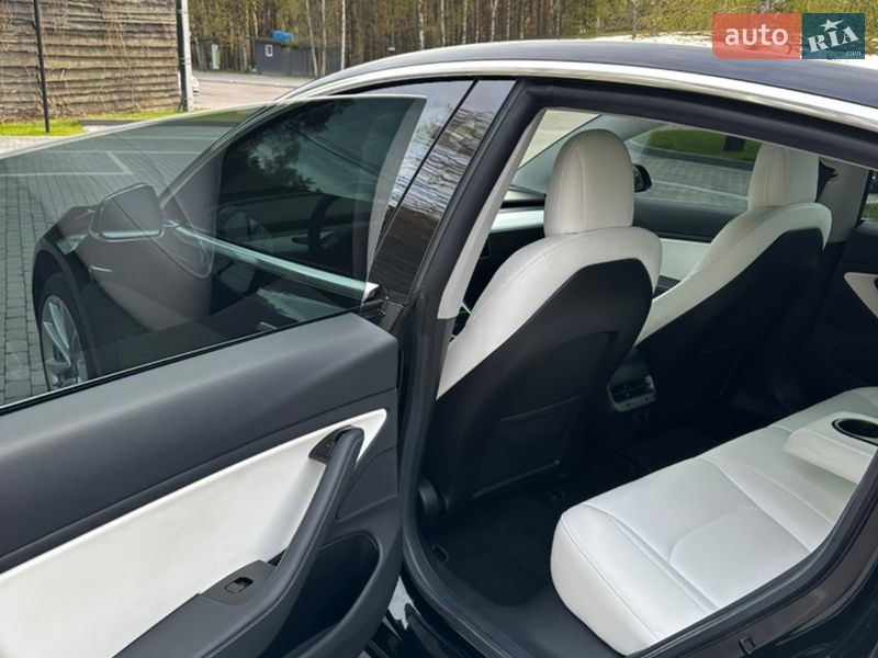 Седан Tesla Model 3 2019 в Києві