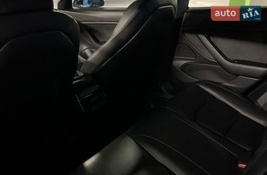 Седан Tesla Model 3 2018 в Львові