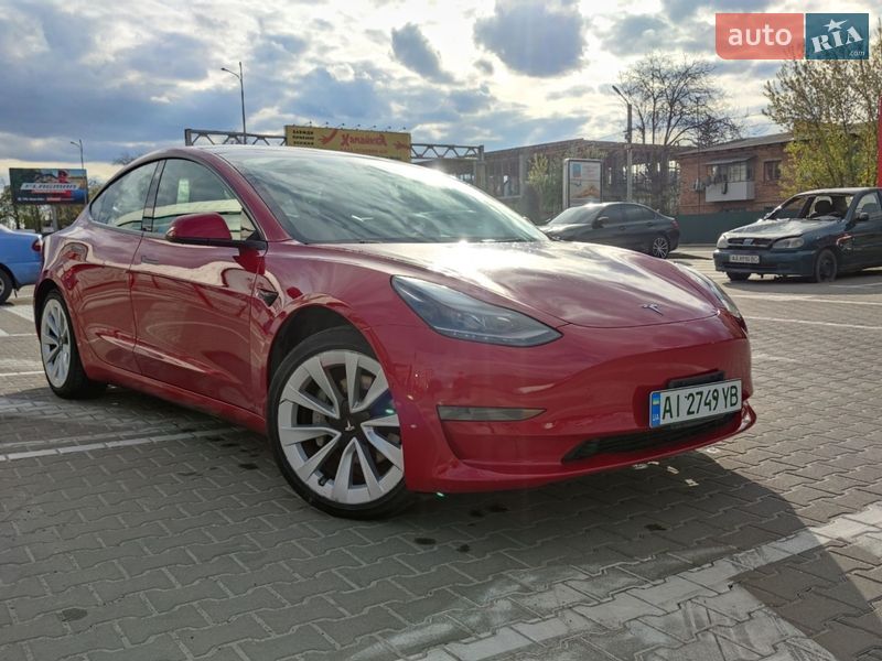 Седан Tesla Model 3 2022 в Киеве