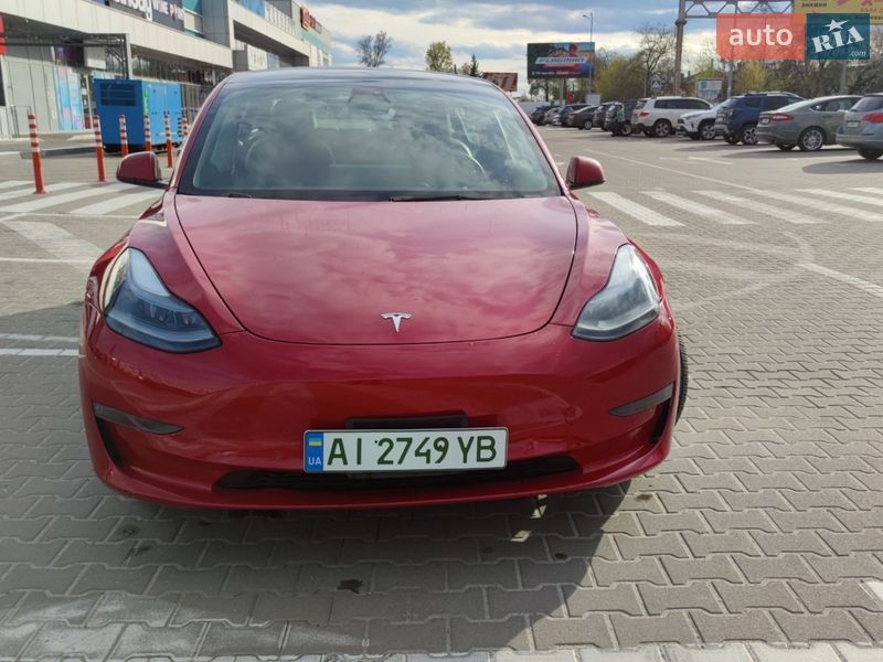 Седан Tesla Model 3 2022 в Киеве