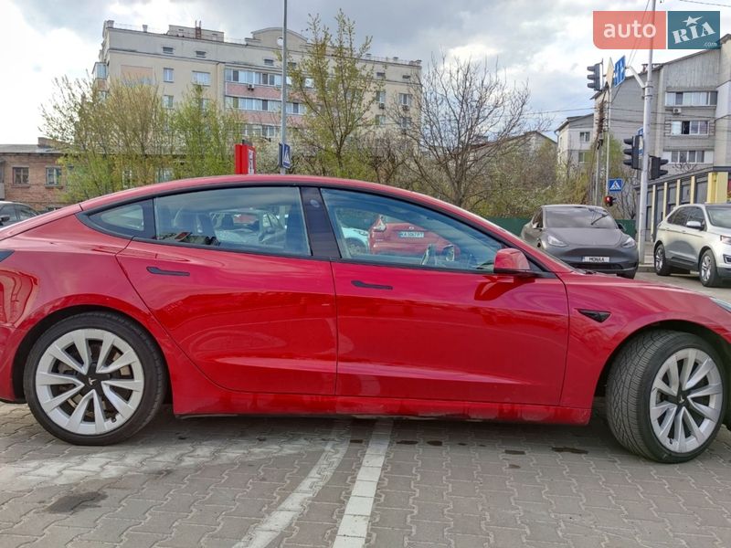 Седан Tesla Model 3 2022 в Киеве
