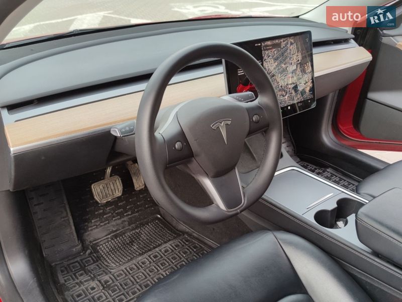 Седан Tesla Model 3 2022 в Киеве