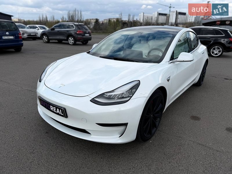 Седан Tesla Model 3 2019 в Кривому Розі