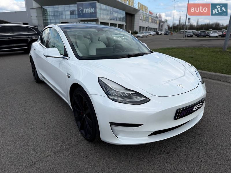 Седан Tesla Model 3 2019 в Кривому Розі