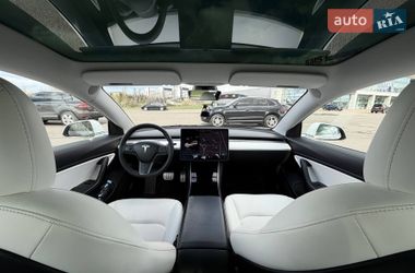 Седан Tesla Model 3 2019 в Кривому Розі