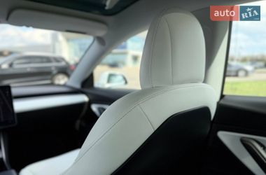 Седан Tesla Model 3 2019 в Кривому Розі