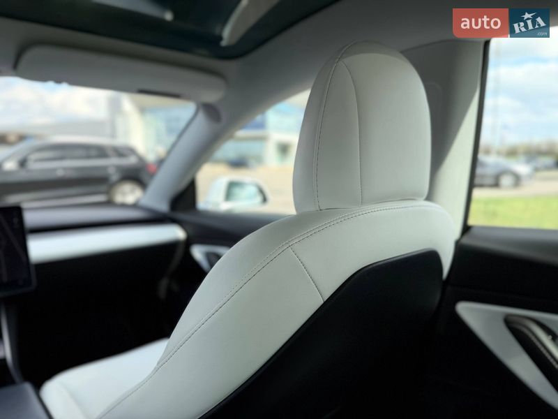 Седан Tesla Model 3 2019 в Кривому Розі