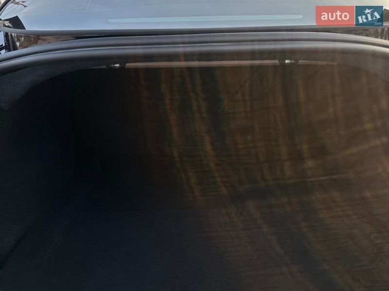 Седан Tesla Model 3 2024 в Львове