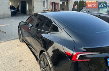Седан Tesla Model 3 2024 в Львове