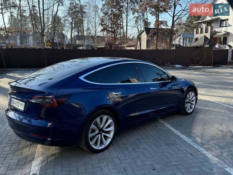 Седан Tesla Model 3 2019 в Києві