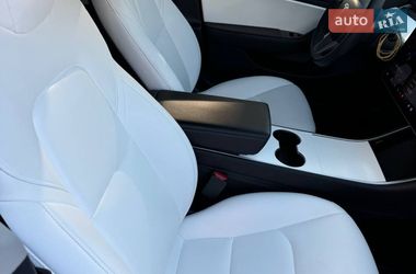 Седан Tesla Model 3 2019 в Києві