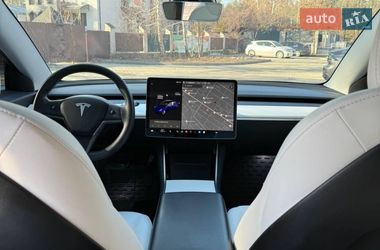 Седан Tesla Model 3 2019 в Києві