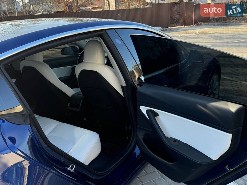 Седан Tesla Model 3 2019 в Києві