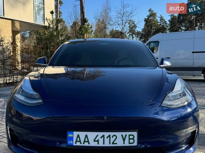 Седан Tesla Model 3 2019 в Києві