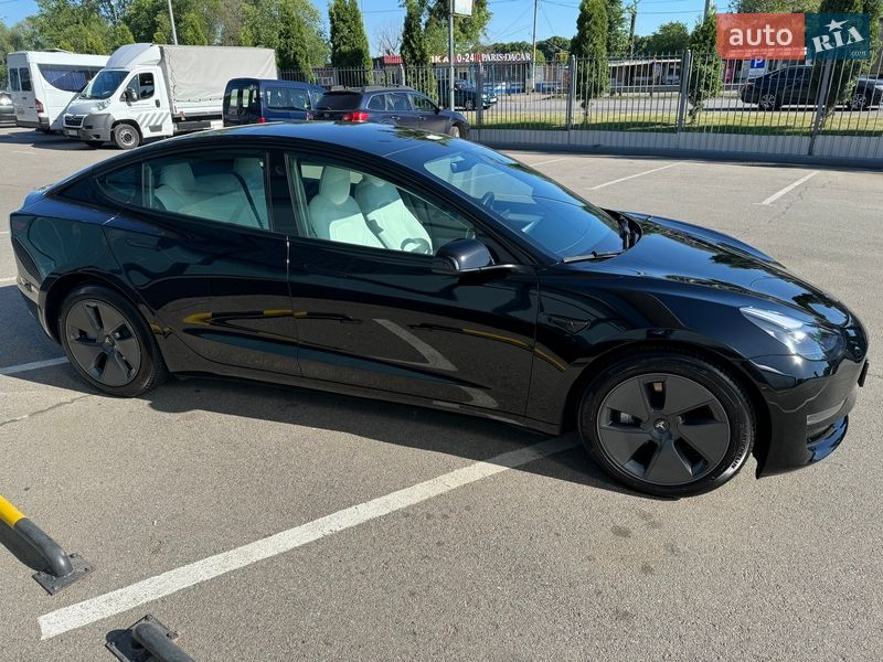 Седан Tesla Model 3 2022 в Полтаве