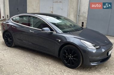 Седан Tesla Model 3 2020 в Тернополе