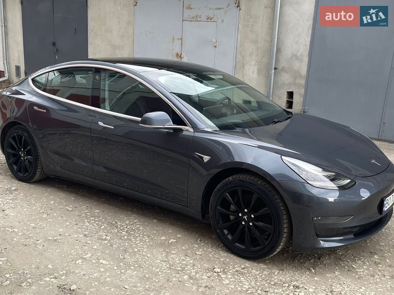 Седан Tesla Model 3 2020 в Тернополе