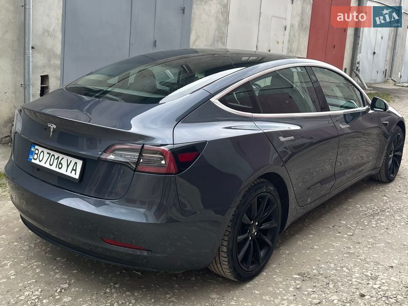 Седан Tesla Model 3 2020 в Тернополе