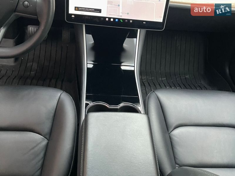 Седан Tesla Model 3 2020 в Тернополе