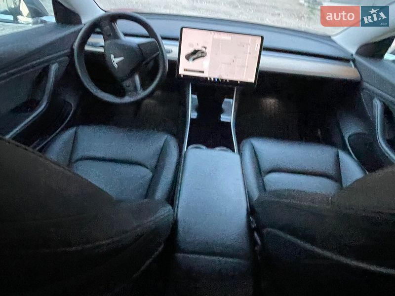 Седан Tesla Model 3 2020 в Тернополе