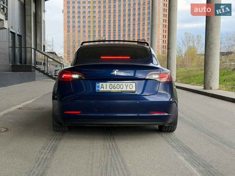 Седан Tesla Model 3 2019 в Киеве
