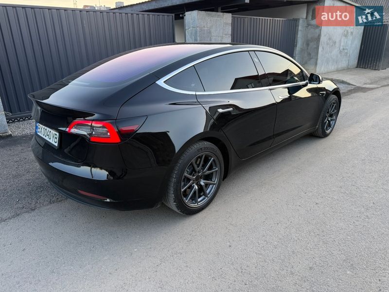 Седан Tesla Model 3 2019 в Старокостянтинові