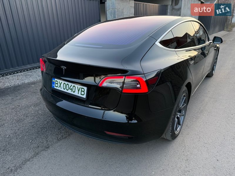Седан Tesla Model 3 2019 в Старокостянтинові