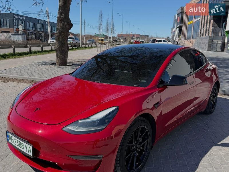 Седан Tesla Model 3 2020 в Виннице