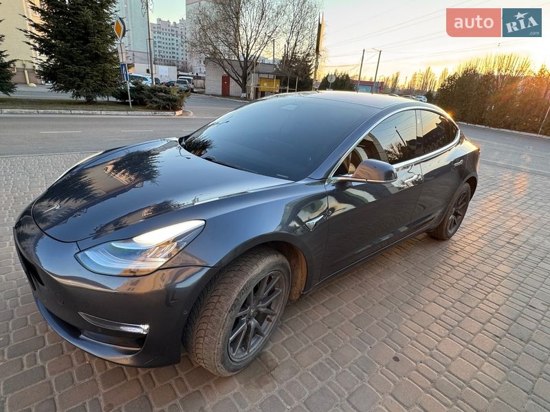 Седан Tesla Model 3 2018 в Києві