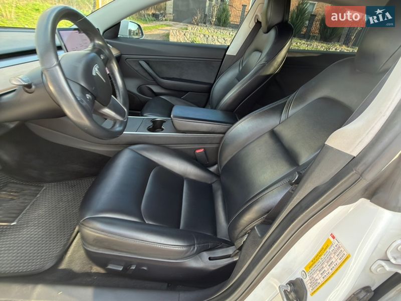 Седан Tesla Model 3 2019 в Кропивницькому