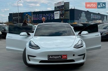 Седан Tesla Model 3 2019 в Львове