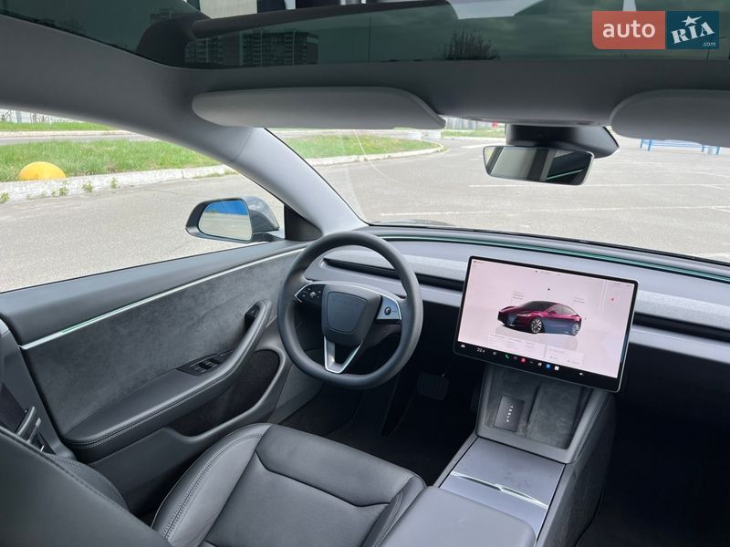 Седан Tesla Model 3 2024 в Киеве