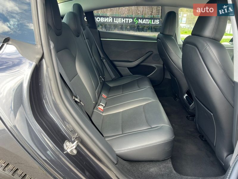 Седан Tesla Model 3 2024 в Киеве