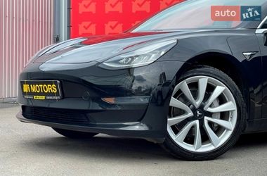 Седан Tesla Model 3 2019 в Киеве