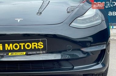 Седан Tesla Model 3 2019 в Киеве