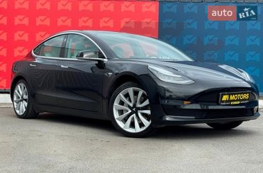 Седан Tesla Model 3 2019 в Киеве