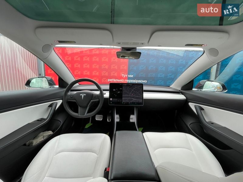 Седан Tesla Model 3 2019 в Киеве