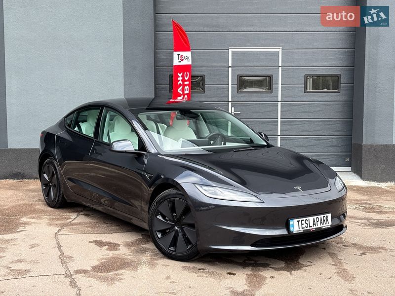 Tesla Model 3 2024